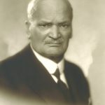 Ștefan Cicio-Pop (1865-1934) deschide cu cuvântarea sa Marea Adunarea Națională de la Alba Iulia, membru al Marelui Sfat Național și ministrul însărcinat cu Războiul și Siguranța Publică în cadrul Consiliului Dirigent.